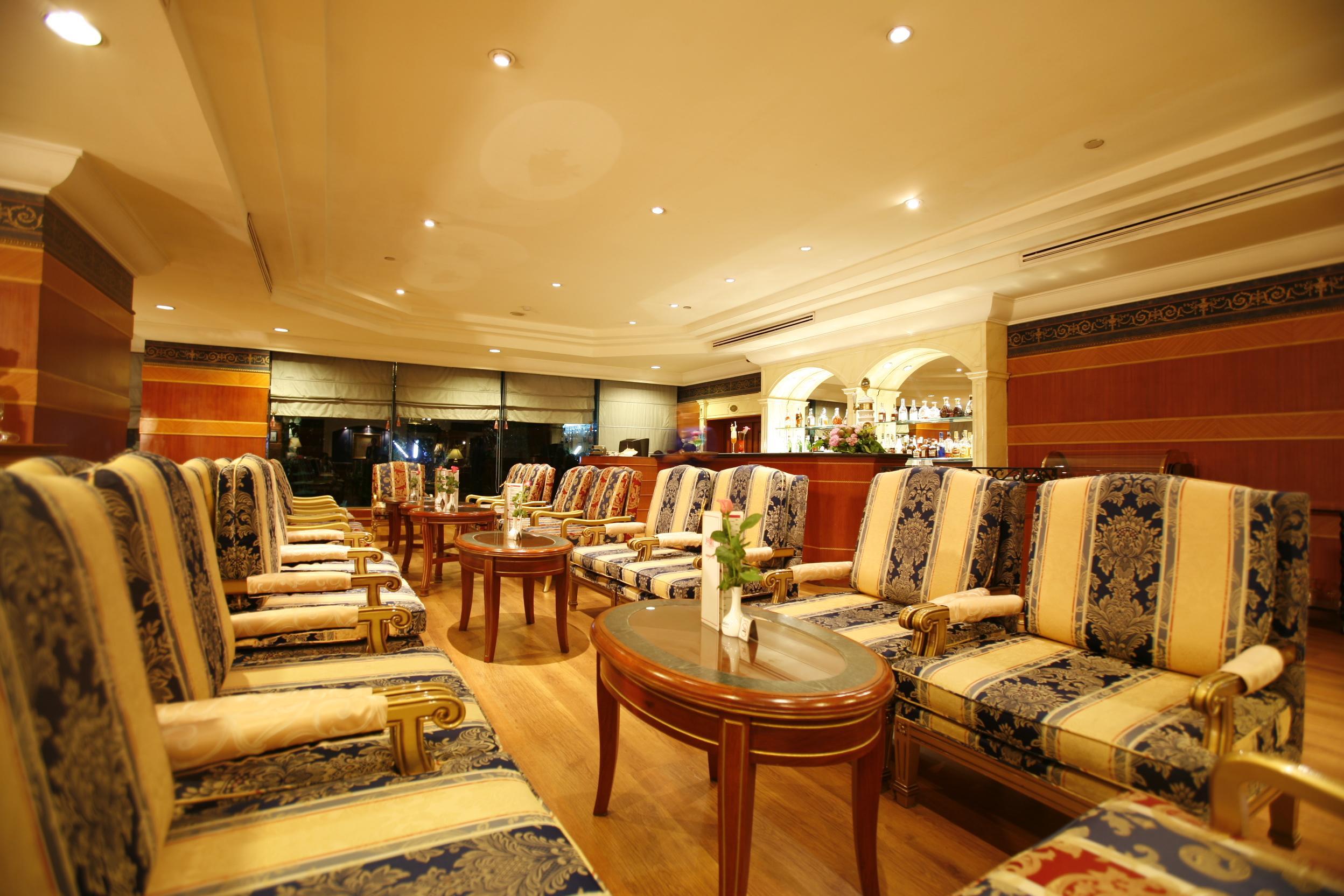Golden Tulip Sovereign Hotel Bangkok Exterior photo